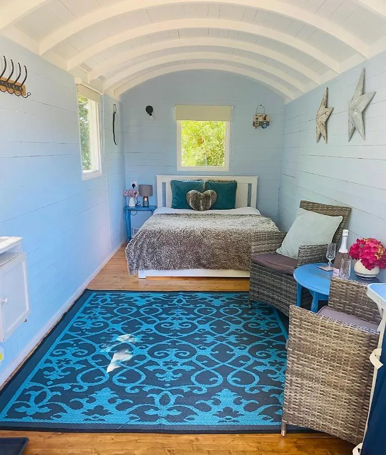 Glamping At Back Of Beyond Touring Park Hotel Saint Leonards Campingplads